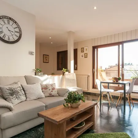 Elevated Experience - Urquinaona Apartman *